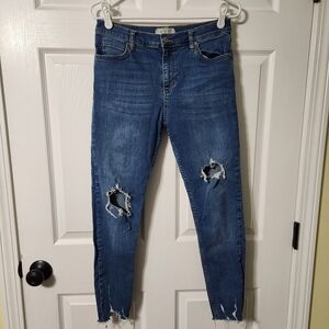 We The Free Distressed Ankle Jeans in Blue